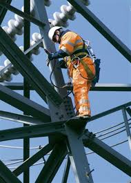  پاورپوینت حوادث ناشی از کار در 60 اسلاید به طور کامل و جامع همراه با شکل و تصاویر و فلوچارت و جداول مربوطه  